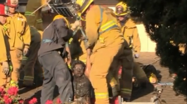 A lo Papá Noel: una mujer quedó atrapada cinco horas en una chimenea