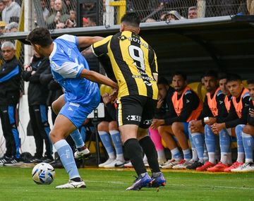 Estudiantes (RC) empató con Deportivo Madryn y jugará en la Primera División