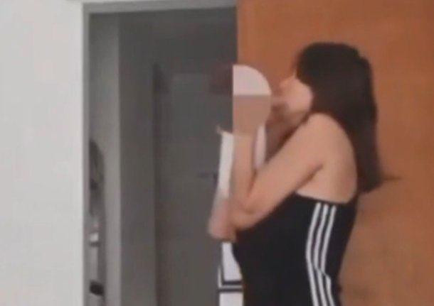 Macabro hallazgo en la Facultad de Arquitectura de La Plata: salió a la luz un video de la mujer con su hija