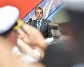 Sergio Massa destacó el rol que la Fuerzas Armadas tendrán en la defensa de la soberanía