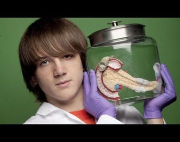 Un adolescente creó un método barato para detectar el cáncer