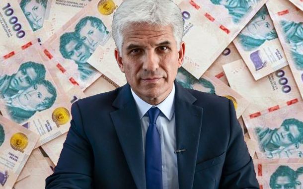 El gobernador Claudio Poggi sigue regalando millones.