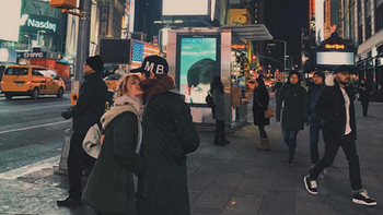 Angela Torres y su novio en Nueva York. Angela Torres y su novio en Nueva York.