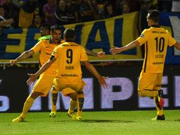 El festejo del primer tanto de Rosario Central ante Boca por Copa Argentina El festejo del primer tanto de Rosario Central ante Boca por Copa Argentina