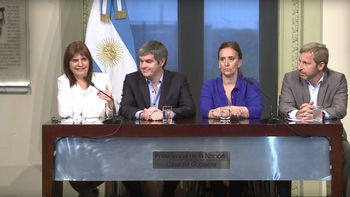 bullrich: va a tardar 6,7..o 9 horas, para no decir.. bullrich: va a tardar 6,7..o 9 horas, para no decir..