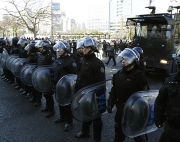 Sigue el debate en comisión para limitar protestas callejeras