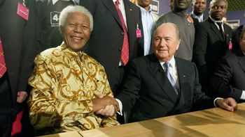 la fifa anuncia un homenaje a nelson mandela la fifa anuncia un homenaje a nelson mandela