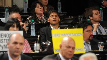 interrupcion, abucheos y discusion en medio del discurso del presidente interrupcion, abucheos y discusion en medio del discurso del presidente