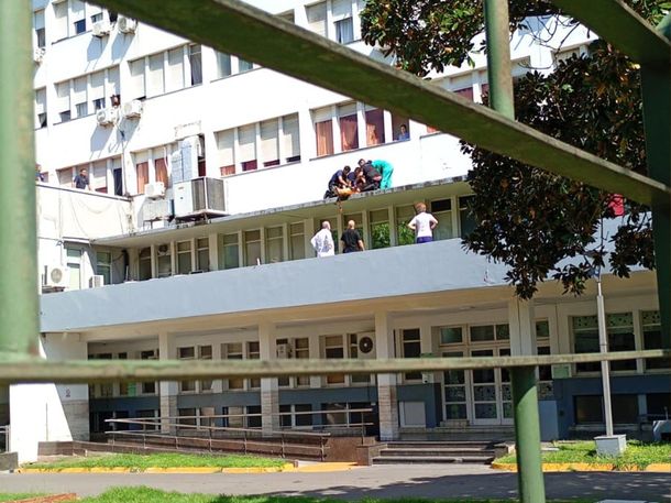 Conmoción en el Hospital Churruca: una paciente se arrojó al vacío y fue asistida de urgencia