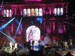 candidatos, artistas, locro, pastelitos y mucha musica en la fiesta patria popular candidatos, artistas, locro, pastelitos y mucha musica en la fiesta patria popular