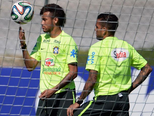 Neymar y Dani Alves se tiñeron el pelo para enfrentar a México: mirá el nuevo look