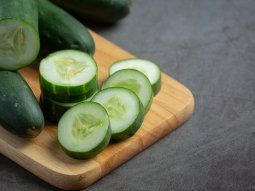 El truco casero con pepino para eliminar moscas y mosquitos