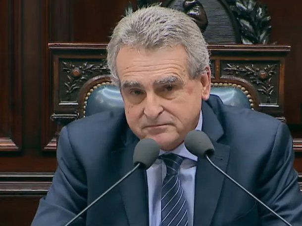 Agustín Rossi respondió más de 1200 preguntas en Diputados