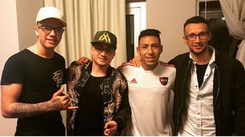 brian sarmiento se corto el pelo con la forma del escudo de newells brian sarmiento se corto el pelo con la forma del escudo de newells