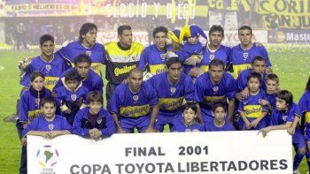 Fue campeón de la Libertadores y la Intercontinental, aunque perdió sus ahorros por el corralito y se marchó a Perú. Fue campeón de la Libertadores y la Intercontinental, aunque perdió sus ahorros por el corralito y se marchó a Perú.