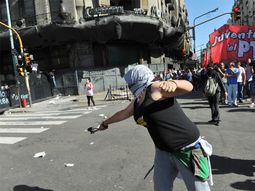 los disturbios habian calentado la previa de la votacion los disturbios habian calentado la previa de la votacion