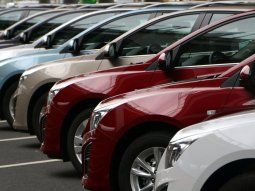 El truco casero que deja las ópticas del auto como nuevas