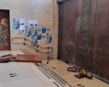 Tensión en el Ministerio de Desarrollo Social: manifestantes entraron por la fuerza 