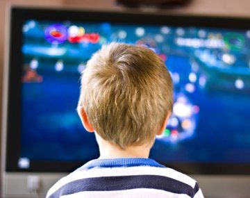 Cuál es el tiempo máximo que debe pasar un niño frente a una pantalla