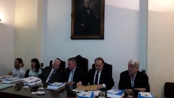 luis segura fue ratificado y presidira la afa hasta octubre de 2015 luis segura fue ratificado y presidira la afa hasta octubre de 2015