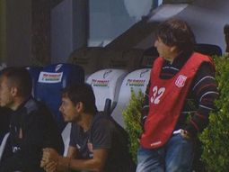 El Brujo Manuel estuvo en la cancha de Quilmes para darle fuerzas a Estudiantes de La Plata: perdieron El Brujo Manuel estuvo en la cancha de Quilmes para darle fuerzas a Estudiantes de La Plata: perdieron