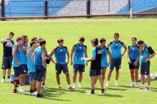 Racing comenzó la pretemporada sin Centurión ni Vietto
