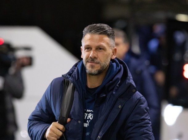 Fuerte bandera de los hinchas de Monterrey contra Martín Demichelis: Outfit sobra...