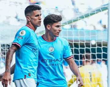 Con la presencia de Julián Álvarez