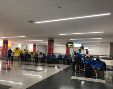 Neblina y desvío: así fue el accidentado vuelo de Boca a Colombia