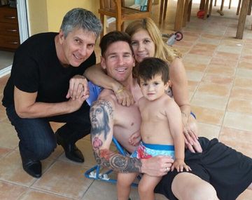 La relajada foto de Messi junto a su hijo y sus padres