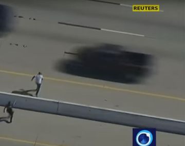 Escapaba de la policía, pero lo capturaron gracias a un teaser