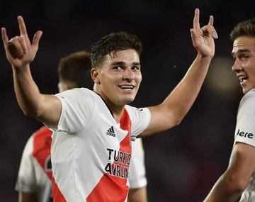 Palavecino brilló en el triunfo de River y le dedicó un gol a Julián Álvarez