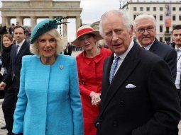 Carlos III llegó a Alemania en su primer viaje internacional como rey