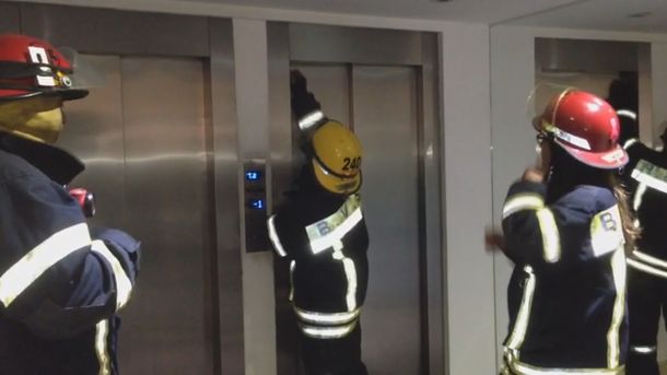 Bomberos de la Ciudad asistieron a más de 50 personas atrapadas en ascensores