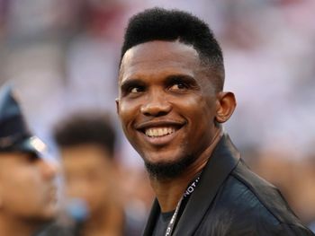 Acusan a Samuel Etoo de excluir a un jugador que podría superarlo como máximo goleador 