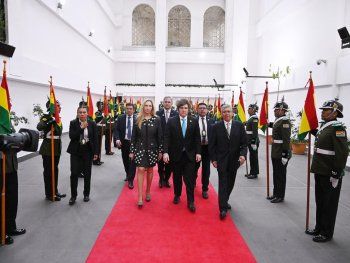 Javier Milei asistió a la jura presidencial de Rodrigo Paz Pereira en Bolivia