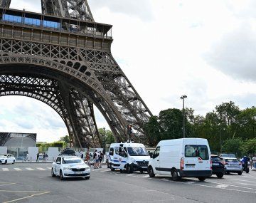 Evacuaron la Torre Eiffel por una amenaza de bomba