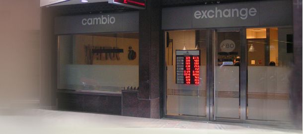 Solo uno de cada siete turistas que fue al exterior compró dólares