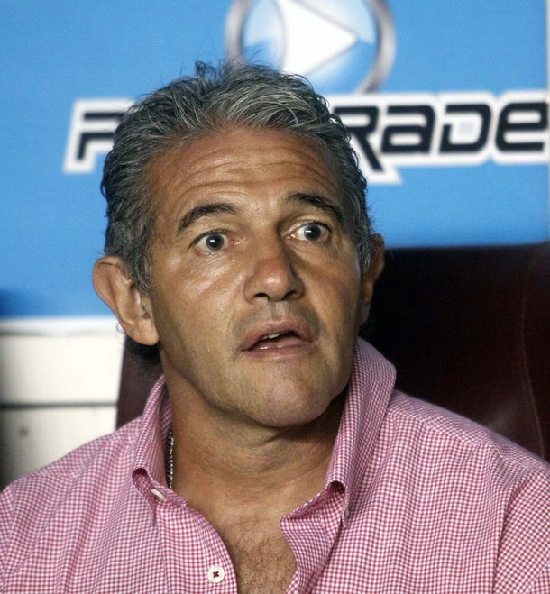 Jorge Burruchaga intentará salvar a un equipo del descenso a la B Nacional