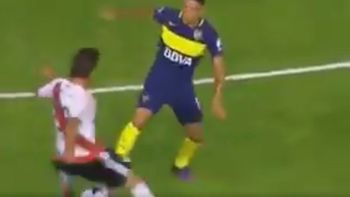 El caño de Ponzio a Centurión en el Superclásico El caño de Ponzio a Centurión en el Superclásico