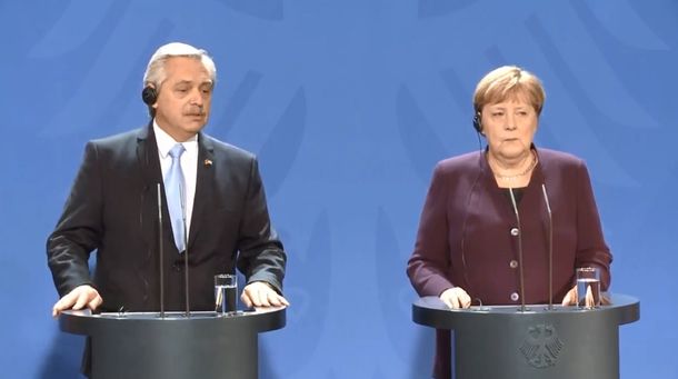 Alberto Fernández se reunió con Merkel, quien prometió ayudar con la negociación de la deuda