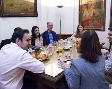 Los trabajadores tuvieron la posibilidad de desayunar con el entonces vice 1° de la Legislatura, Francisco Quintana