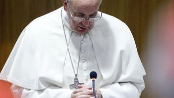 alerta papal: francisco suspendio una visita por una indisposicion alerta papal: francisco suspendio una visita por una indisposicion