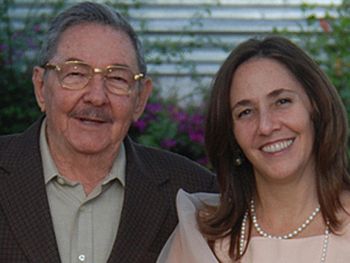 Mariela y Raul Castro
