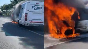 un micro de la policia de la provincia de buenos aires se incendio en la autopista ricchieri un micro de la policia de la provincia de buenos aires se incendio en la autopista ricchieri