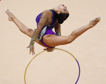 Julie Zetlin se luce representando a EEUU