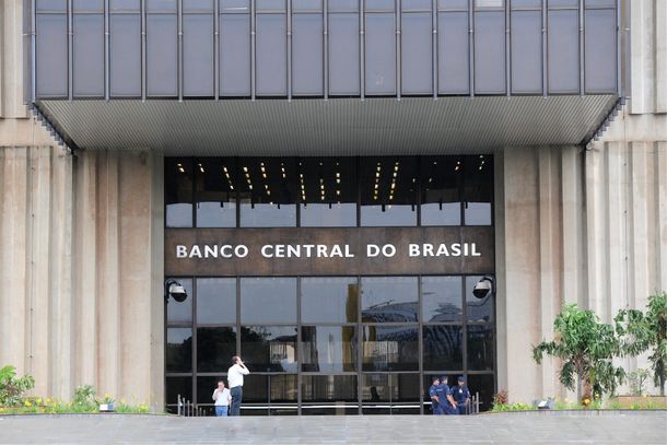 Banco Central de Brasil salió a calmar el mercado y el real se aprecia a 4,07