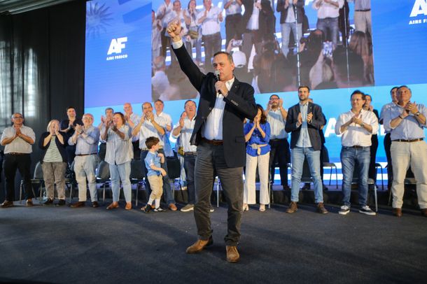 Álvaro Delgado aseguró que no subirá los impuestos en su eventual presidencia de Uruguay.