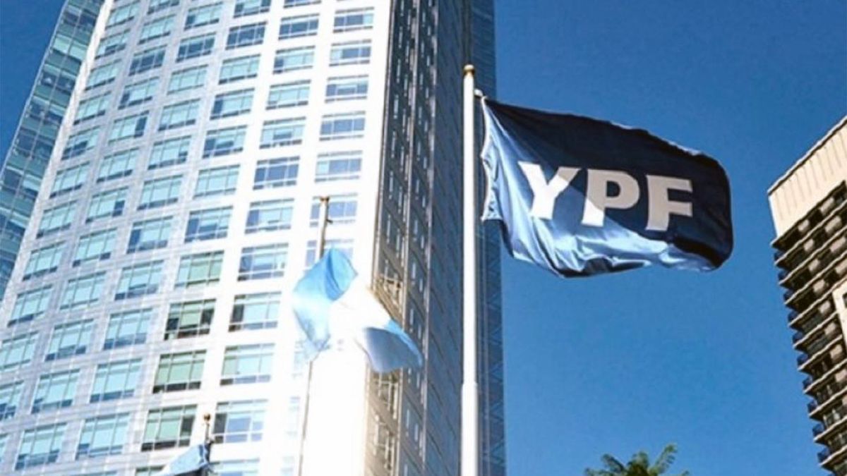 El Gobierno le pidió a la Justicia de EEUU que suspenda el fallo contra YPF y prepara la apelación