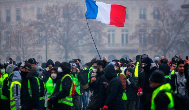 Francia: masiva huelga contra la reforma previsional que impulsa Macron